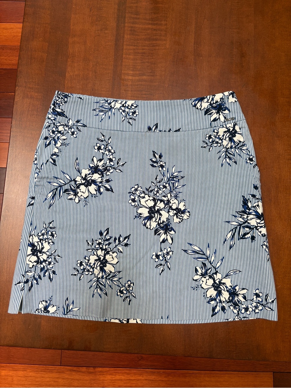 S.C.&Co. Blue Floral Stripe Women’s Skort ladies size 4